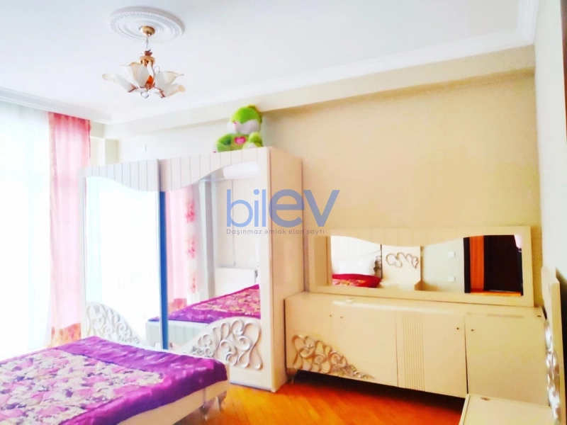 Aylıq Kirayə 3 otaqlı Yeni Tikili bina evi  130m², Bakı
