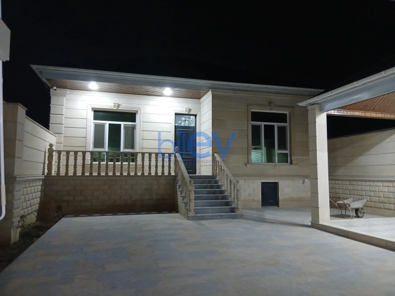Satış 4 otaqlı Həyət evi  240m², Bakı