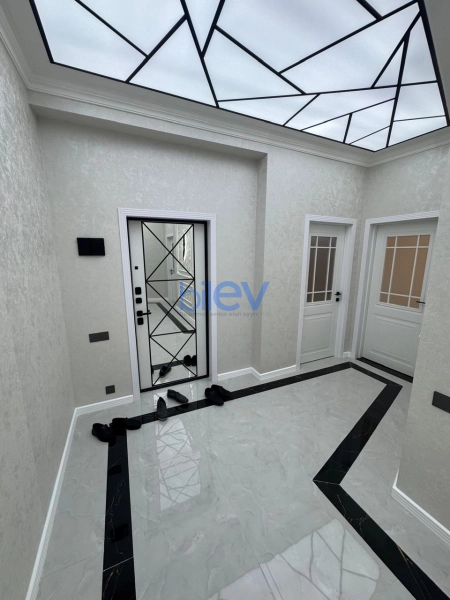 Satış 3 otaqlı Yeni Tikili bina evi  130m², Bakı