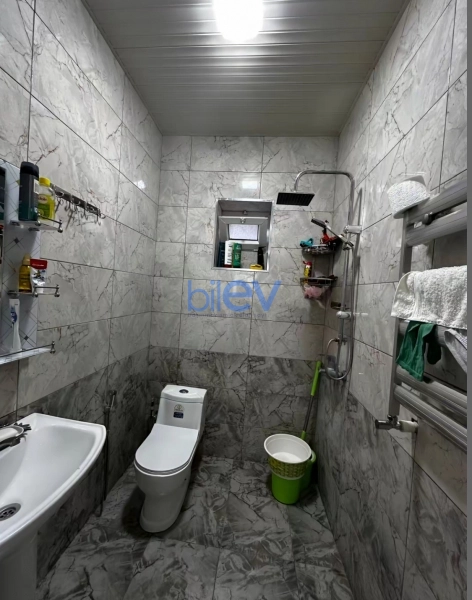 Aylıq Kirayə 3 otaqlı Yeni Tikili bina evi  80m², Bakı