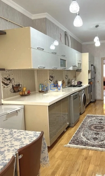 Aylıq Kirayə 3 otaqlı Yeni Tikili bina evi  80m², Bakı