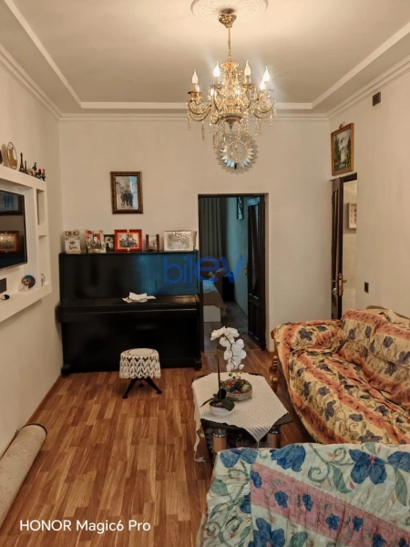 Satış 3 otaqlı Köhnə Tikili bina evi  65m², Bakı