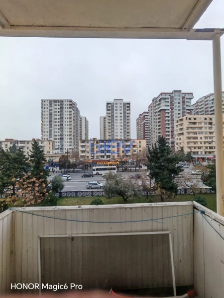 Satış 3 otaqlı Köhnə Tikili bina evi  65m², Bakı