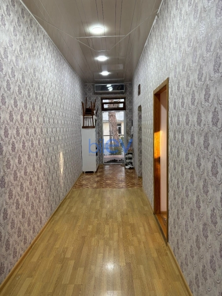 Satış 2 otaqlı Köhnə Tikili bina evi  65m², Bakı