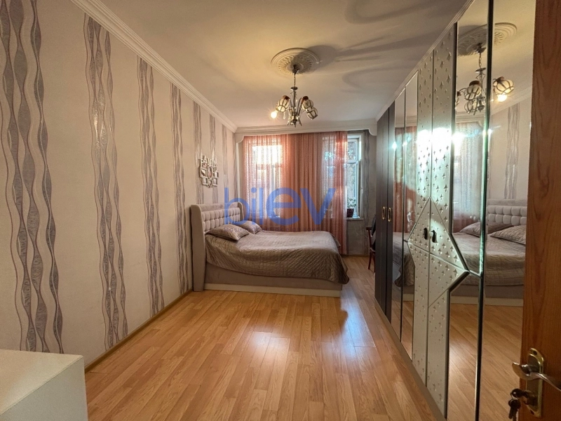Satış 2 otaqlı Köhnə Tikili bina evi  65m², Bakı