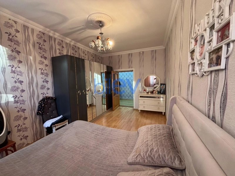 Satış 2 otaqlı Köhnə Tikili bina evi  65m², Bakı
