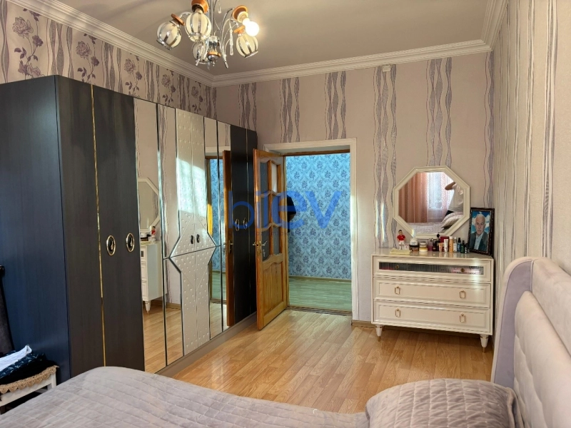 Satış 2 otaqlı Köhnə Tikili bina evi  65m², Bakı