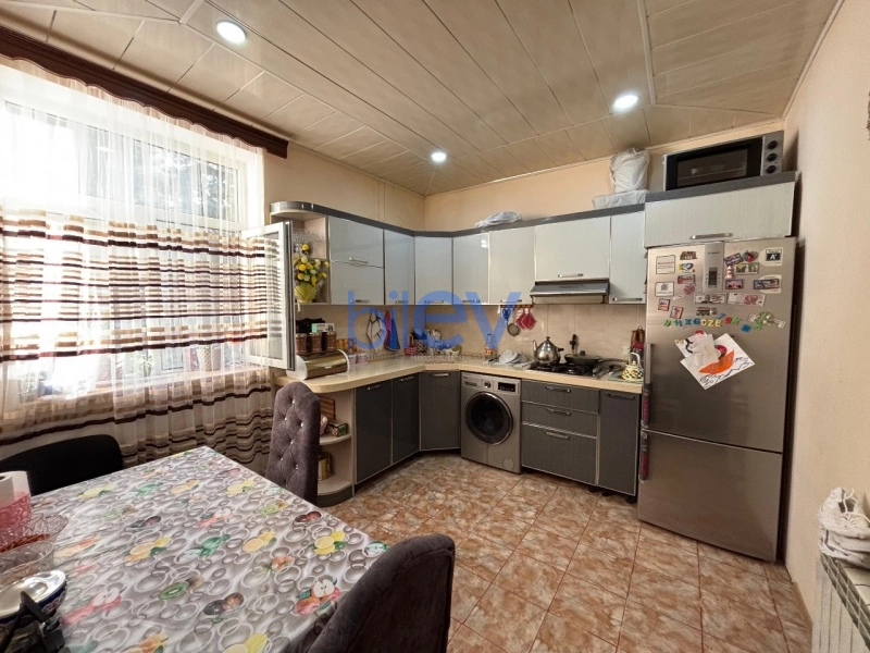 Satış 2 otaqlı Köhnə Tikili bina evi  65m², Bakı
