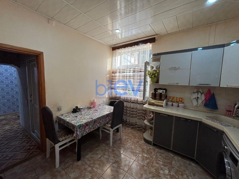 Satış 2 otaqlı Köhnə Tikili bina evi  65m², Bakı