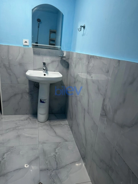 Aylıq Kirayə 4 otaqlı Həyət evi  80m², Bakı