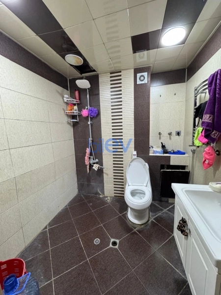 Satış 2 otaqlı Yeni Tikili bina evi  70m², Bakı