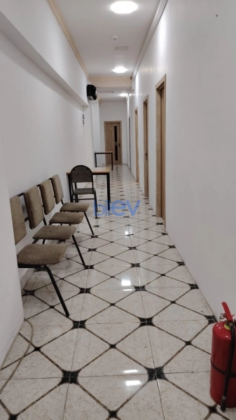Aylıq Kirayə 10 otaqlı Ofis  90m², Bakı