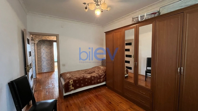 Satış 3 otaqlı Köhnə Tikili bina evi  70m², Bakı