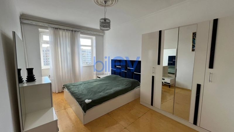 Satış 3 otaqlı Köhnə Tikili bina evi  70m², Bakı
