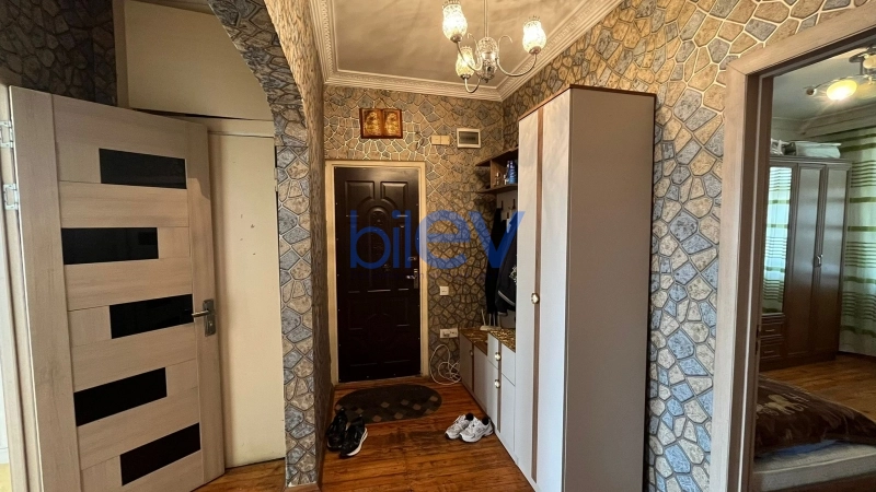 Satış 3 otaqlı Köhnə Tikili bina evi  70m², Bakı