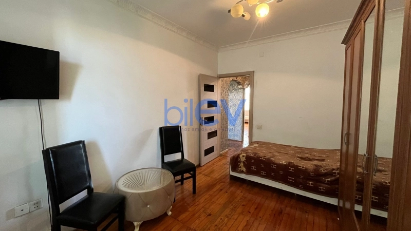 Satış 3 otaqlı Köhnə Tikili bina evi  70m², Bakı