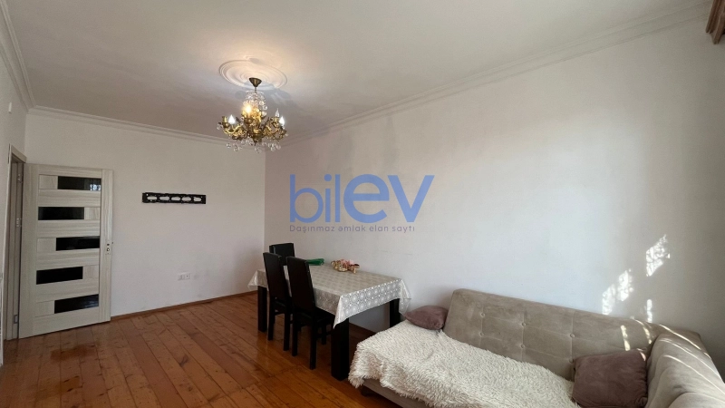 Satış 3 otaqlı Köhnə Tikili bina evi  70m², Bakı