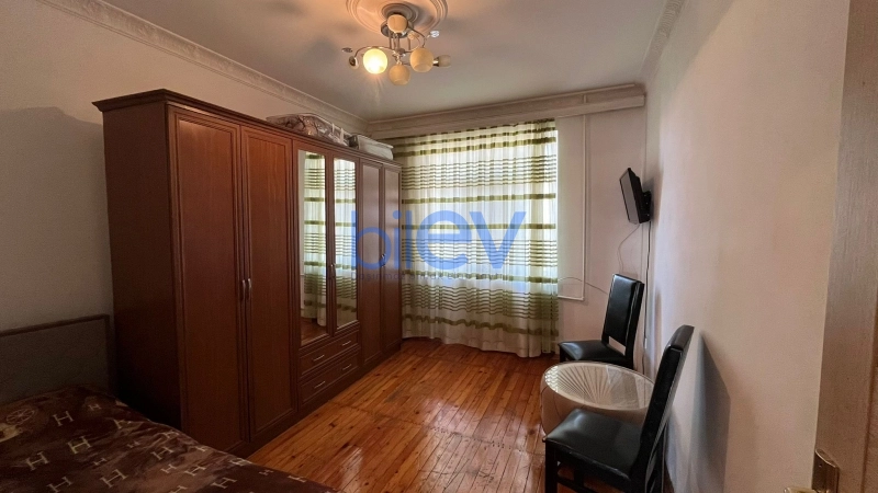 Satış 3 otaqlı Köhnə Tikili bina evi  70m², Bakı