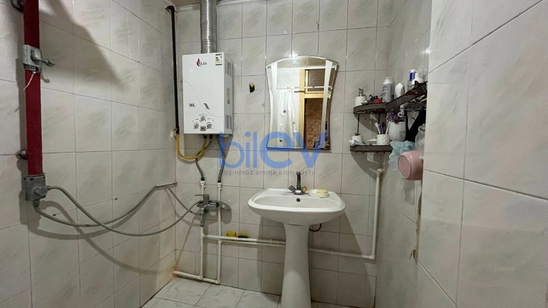 Satış 3 otaqlı Köhnə Tikili bina evi  70m², Bakı