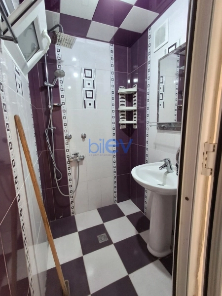 Satış 2 otaqlı Köhnə Tikili bina evi  60m², Bakı