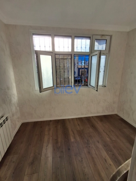 Satış 2 otaqlı Köhnə Tikili bina evi  60m², Bakı
