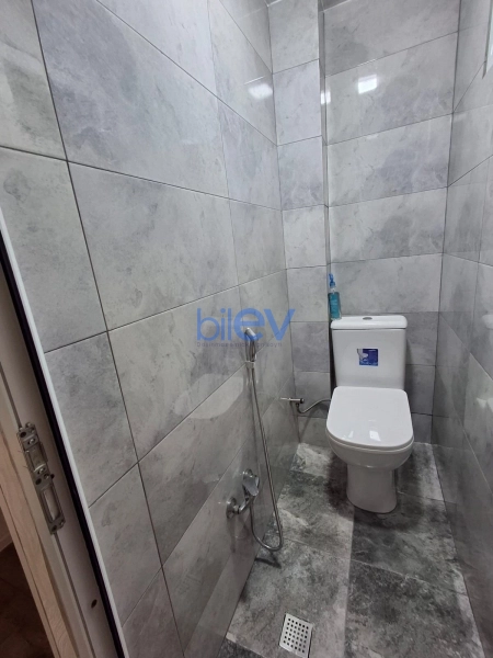 Satış 2 otaqlı Köhnə Tikili bina evi  60m², Bakı