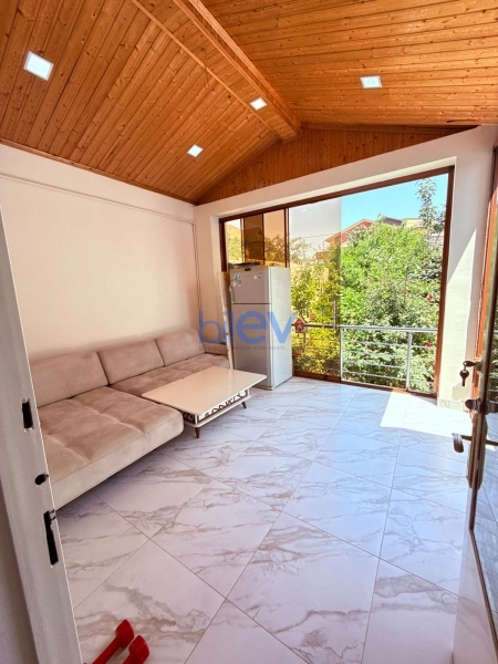 Aylıq Kirayə 5 otaqlı Həyət evi  400m², Bakı
