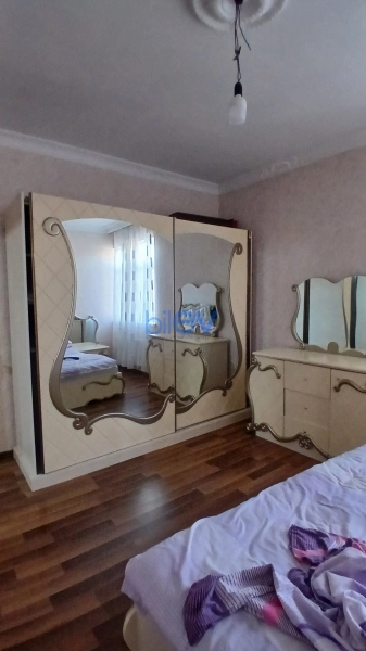 Aylıq Kirayə 5 otaqlı Həyət evi  400m², Bakı