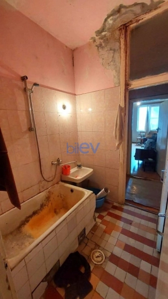 Satış 3 otaqlı Köhnə Tikili bina evi  85m², Bakı