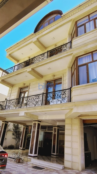 Aylıq Kirayə 9 otaqlı Həyət evi  560m², Bakı