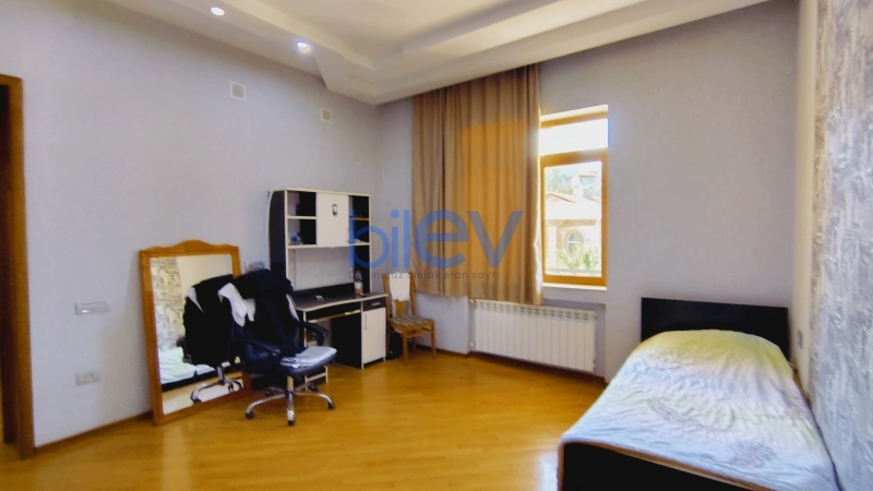 Aylıq Kirayə 9 otaqlı Həyət evi  560m², Bakı
