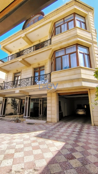 Aylıq Kirayə 9 otaqlı Həyət evi  560m², Bakı