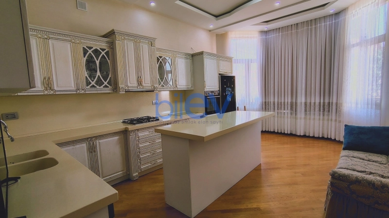 Aylıq Kirayə 9 otaqlı Həyət evi  560m², Bakı