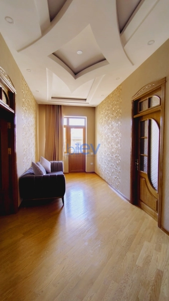 Aylıq Kirayə 9 otaqlı Həyət evi  560m², Bakı