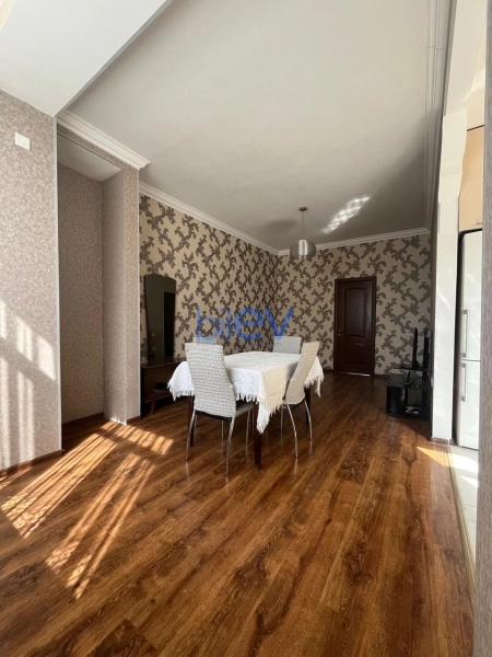 Satış 2 otaqlı Köhnə Tikili bina evi  50m², Bakı