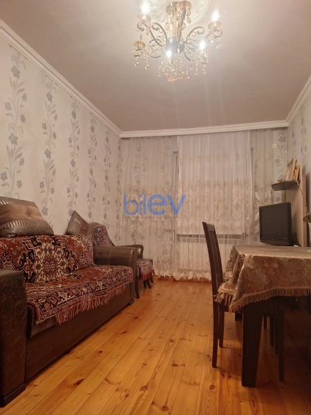 Satış 3 otaqlı Köhnə Tikili bina evi  72m², Gəncə