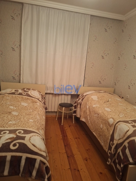 Satış 3 otaqlı Köhnə Tikili bina evi  72m², Gəncə