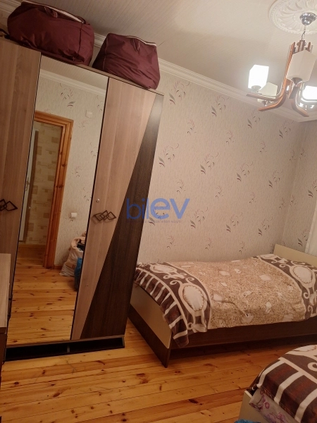 Satış 3 otaqlı Köhnə Tikili bina evi  72m², Gəncə