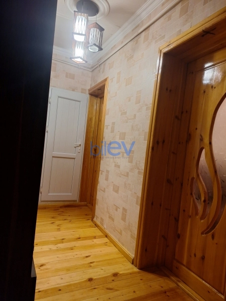 Satış 3 otaqlı Köhnə Tikili bina evi  72m², Gəncə