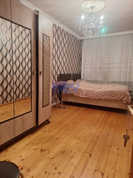 Satış 3 otaqlı Köhnə Tikili bina evi  72m², Gəncə