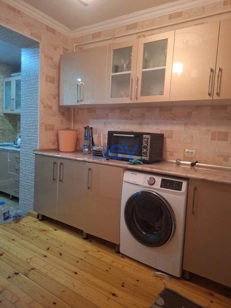 Satış 3 otaqlı Köhnə Tikili bina evi  72m², Gəncə