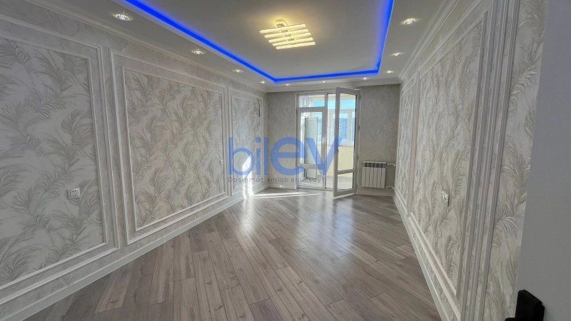 Satış 4 otaqlı Köhnə Tikili bina evi  110m², Bakı