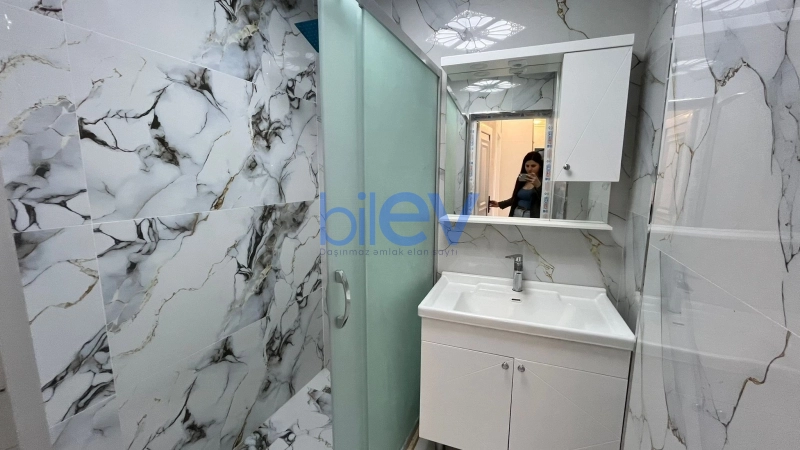Satış 4 otaqlı Köhnə Tikili bina evi  110m², Bakı