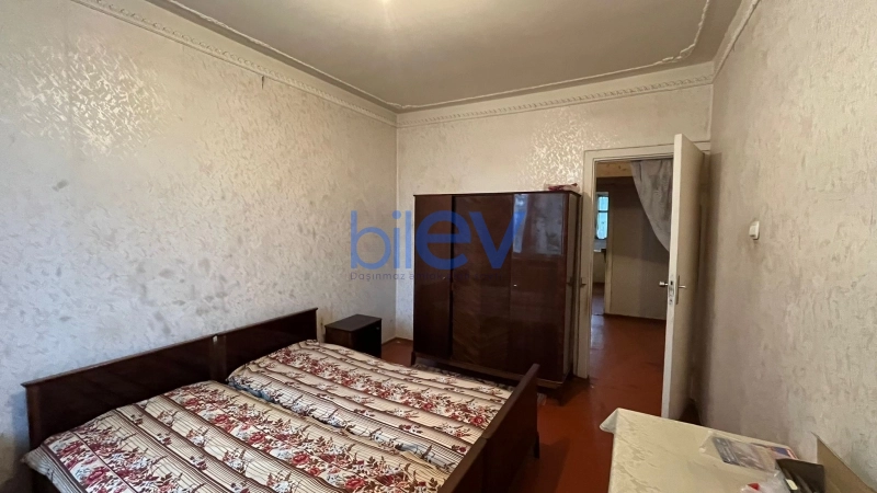 Satış 3 otaqlı Köhnə Tikili bina evi  70m², Bakı