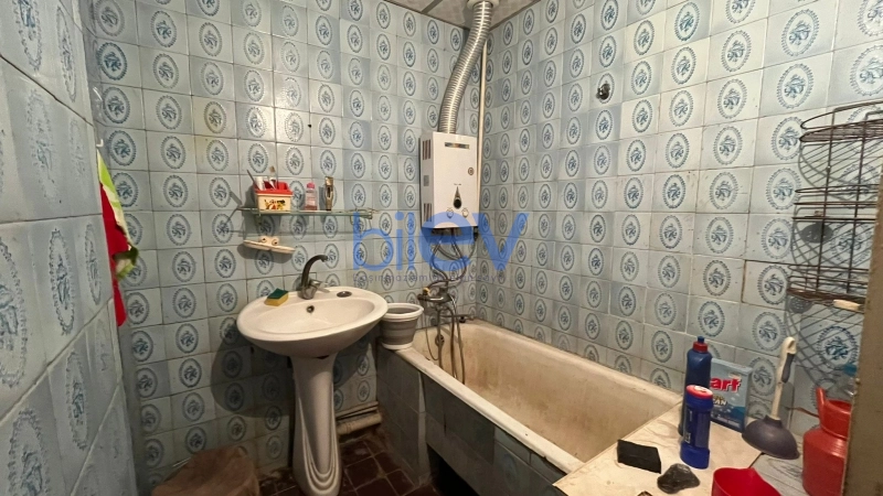 Satış 3 otaqlı Köhnə Tikili bina evi  70m², Bakı
