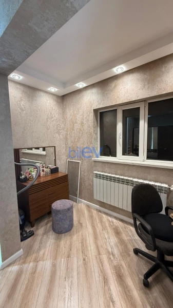 Aylıq Kirayə 3 otaqlı Yeni Tikili bina evi  101m², Bakı