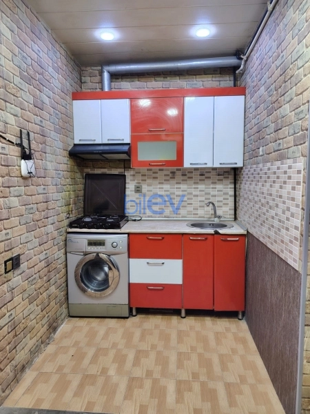 Satış 2 otaqlı Köhnə Tikili bina evi  51m², Bakı