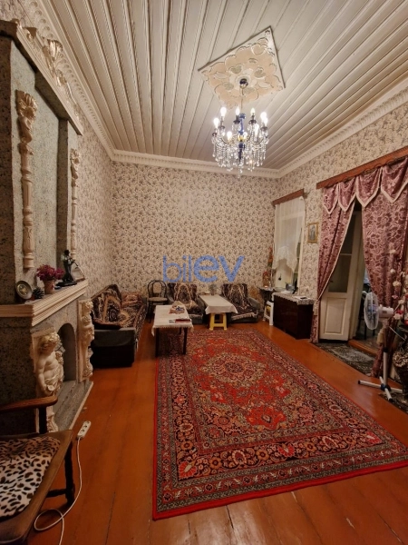 Satış 2 otaqlı Köhnə Tikili bina evi  75m², Bakı