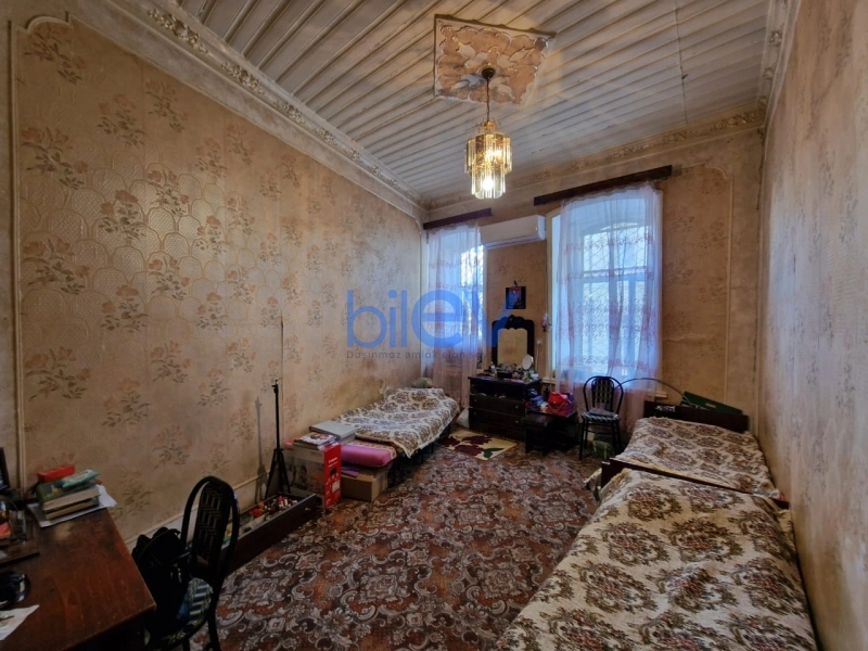 Satış 2 otaqlı Köhnə Tikili bina evi  75m², Bakı