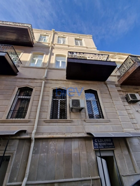 Satış 2 otaqlı Köhnə Tikili bina evi  75m², Bakı